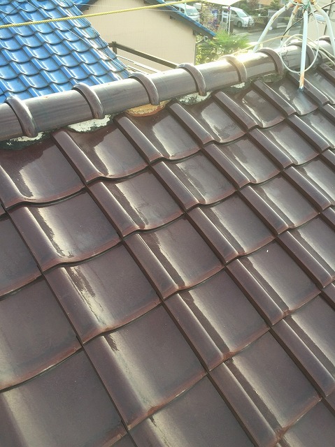 名古屋市守山区で経年劣化した棟瓦を積み直し工事、長期目線でメンテナンスフリーの工事をご希望でした